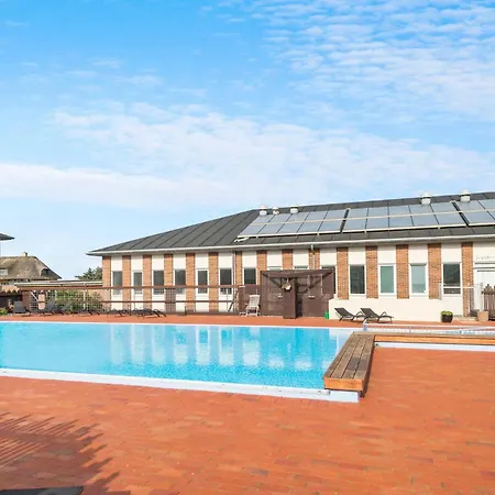 Cozy In With Outdoor Swimming Pool Fano